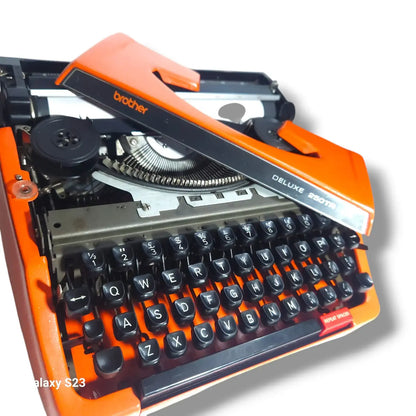 Brother Deluxe 250 T R Typewriter