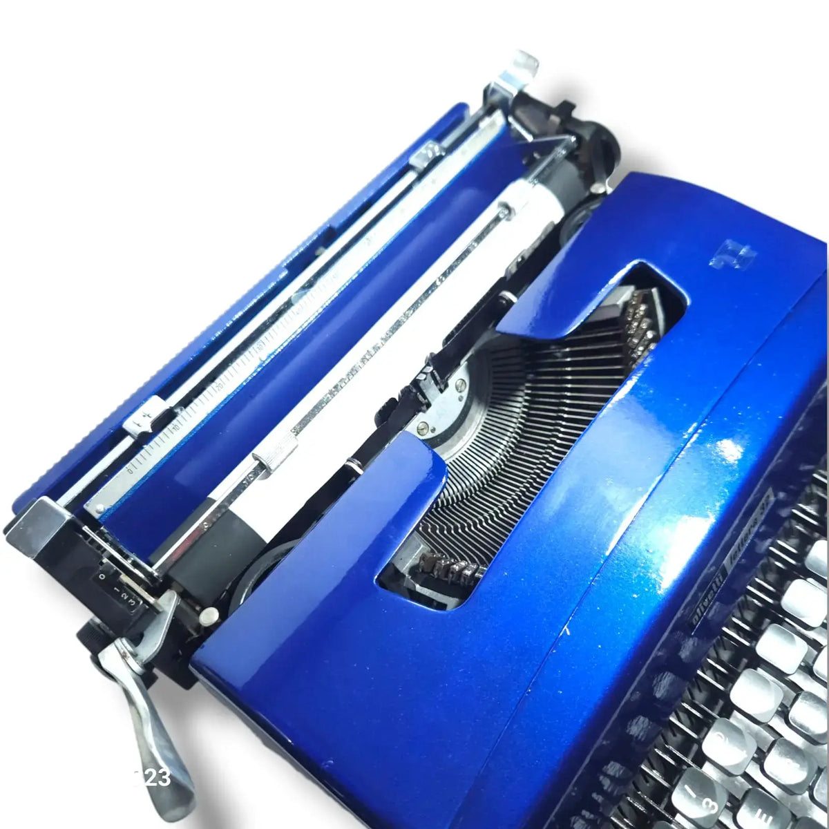 Olivetti Lettera 32 Lightening Blue Typewriter
