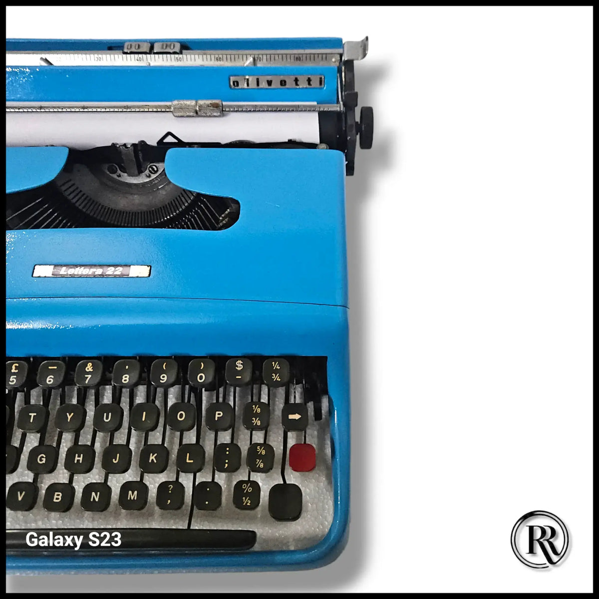 Olivetti Lettera 22 Hex Blue Typewriter