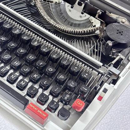 Brother 750 Tr Typewriter Alpine white