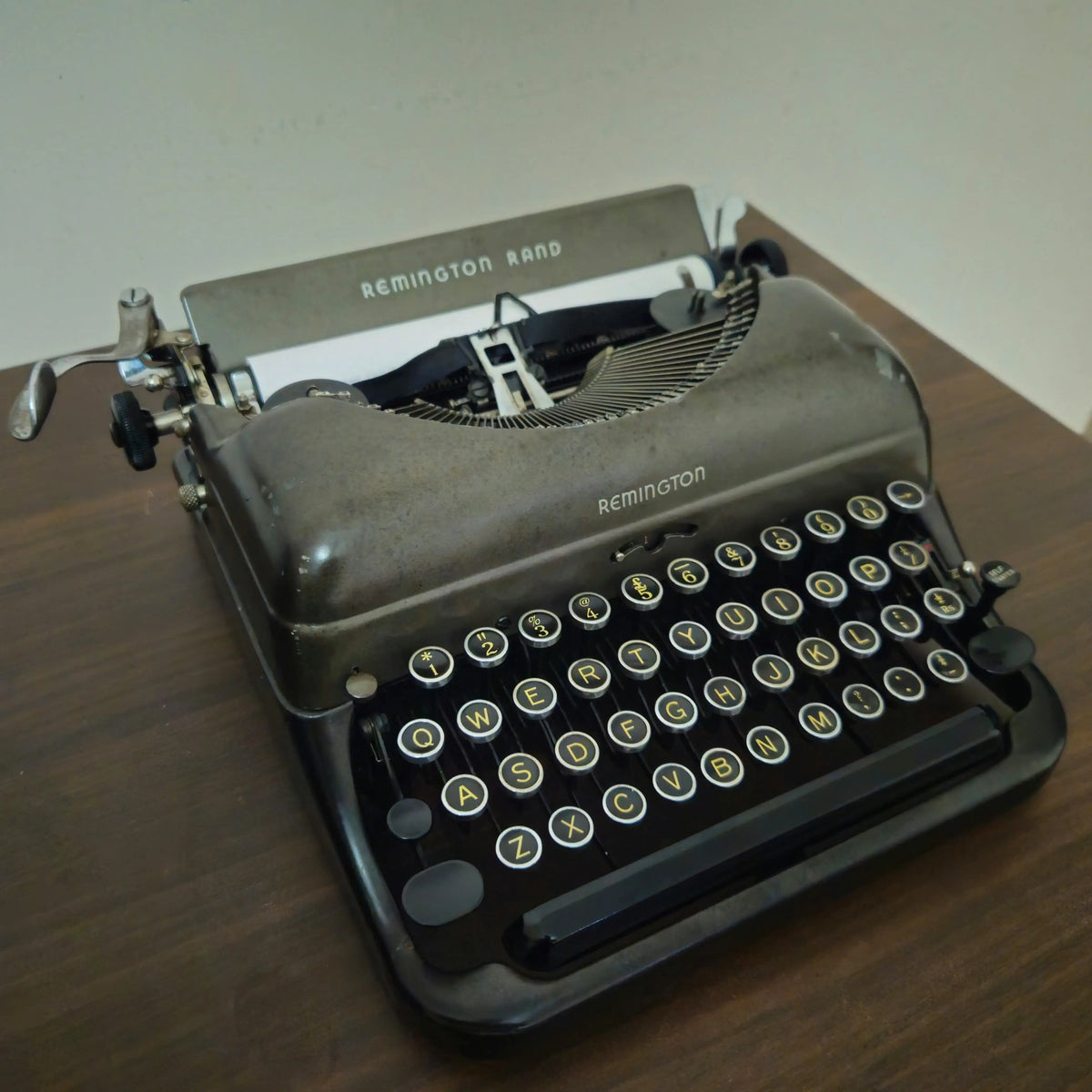 Vintage Remington Deluxe Model 5 Typewriter