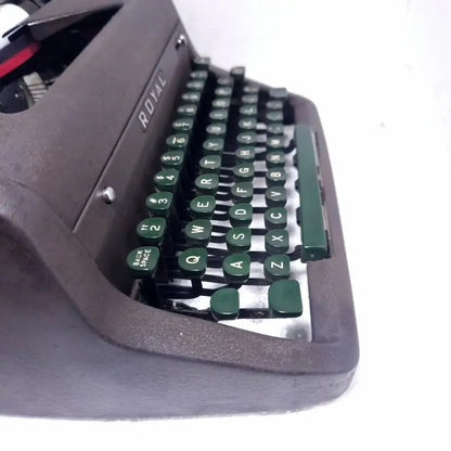 Royal Quiet De Luxe Typewriter