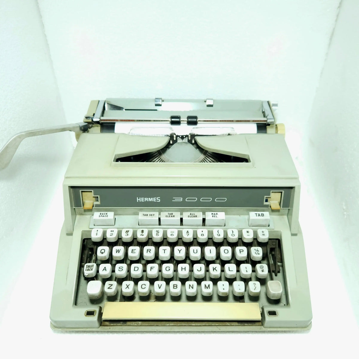 Hermes 3000 typewriter - Classic portable manual typewriter in great condition, perfect for writers and collectors.