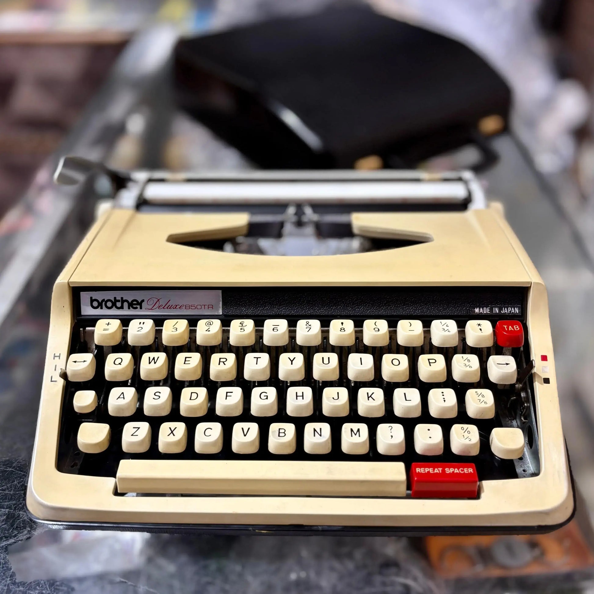 Godrej Deluxe 850TR Japanese Portable Typewriter in Off-White by RR Typewriter Mart – Vintage Manual Machine