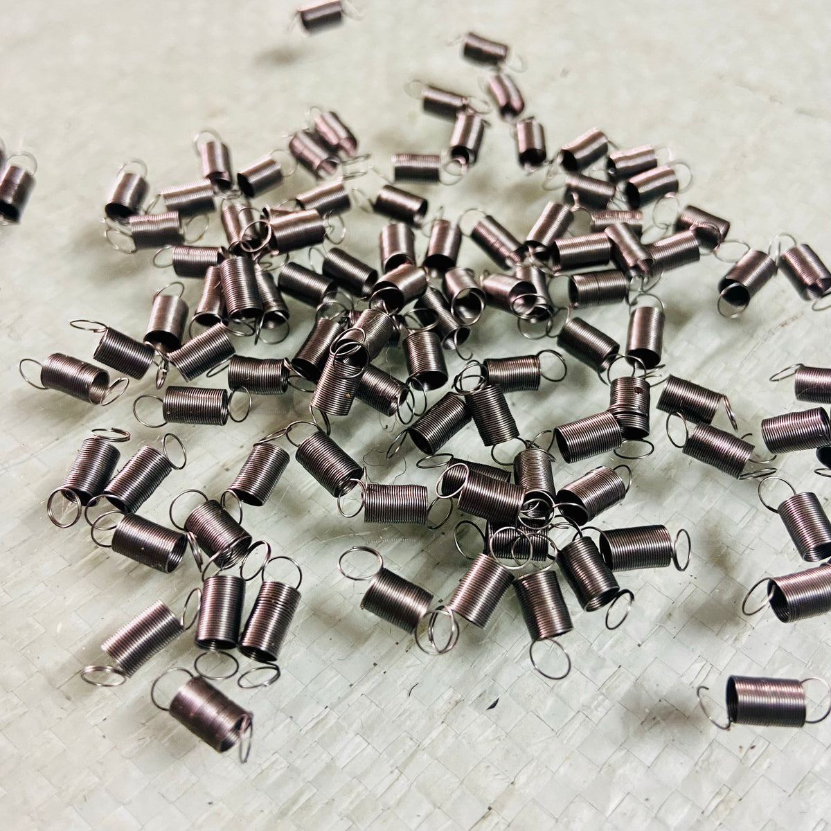 Typewriter ribbon feed pawl spring 25pcs for manual typewriter repair parts RR Typewriter Mart