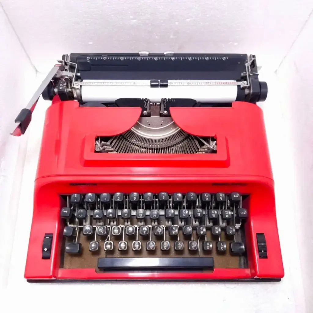 Remington Travel-Riter Devanagari Hindi portable typewriter with case – India made
