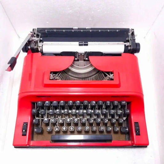 Remington Travel-Riter Devanagari Hindi portable typewriter with case – India made