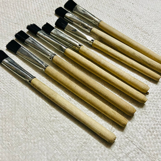 Manual Typewriter cleaning brushes with wooden handles, Buy Typewriter cleaning brush from RR Typewriter Mart