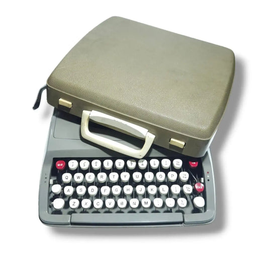 Smith Corona Corsair portable manual English typewriter with case by RR Typewriter Mart typewriter seller