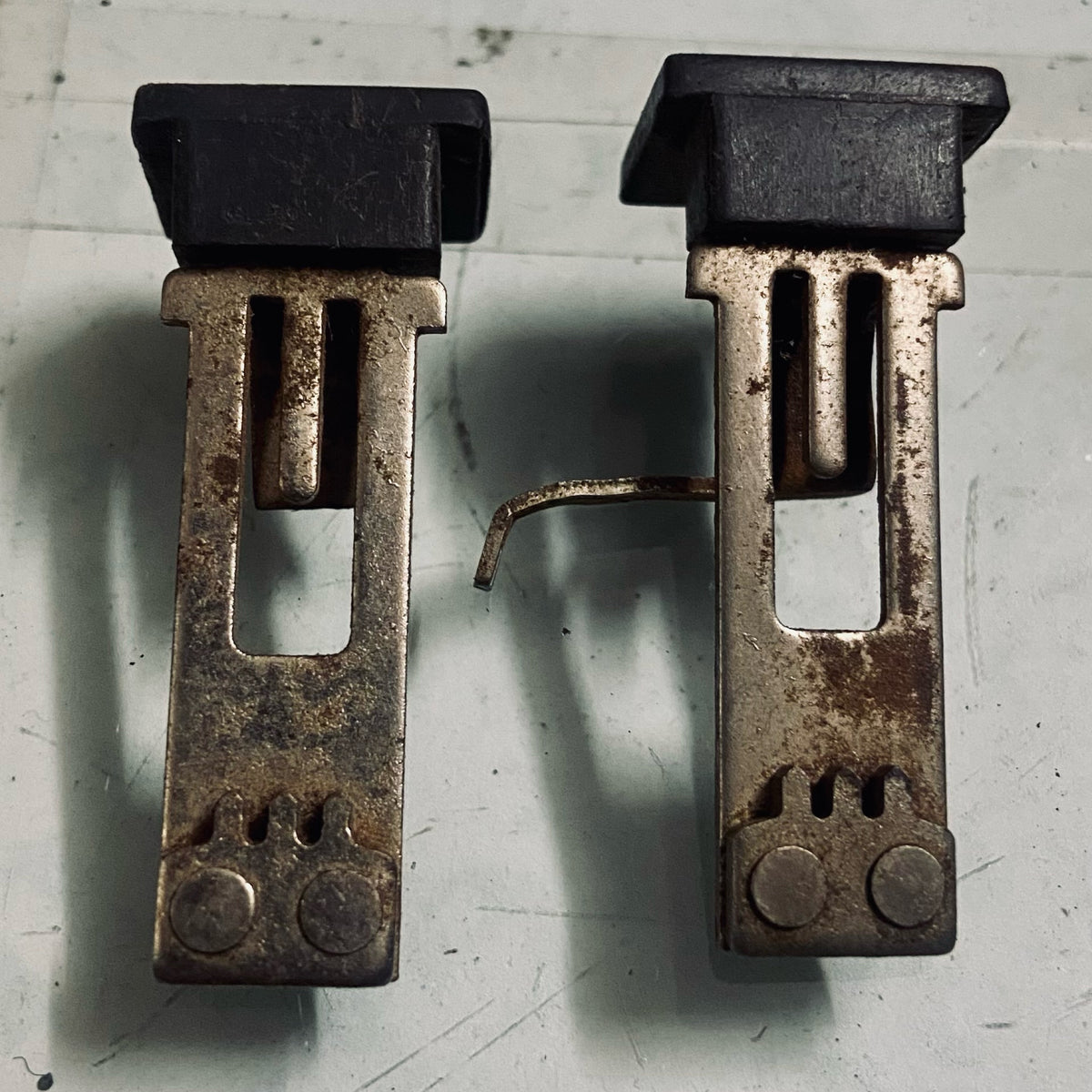 Godrej typewriter margin runner inner shaft set original margin control parts RR Typewriter Mart