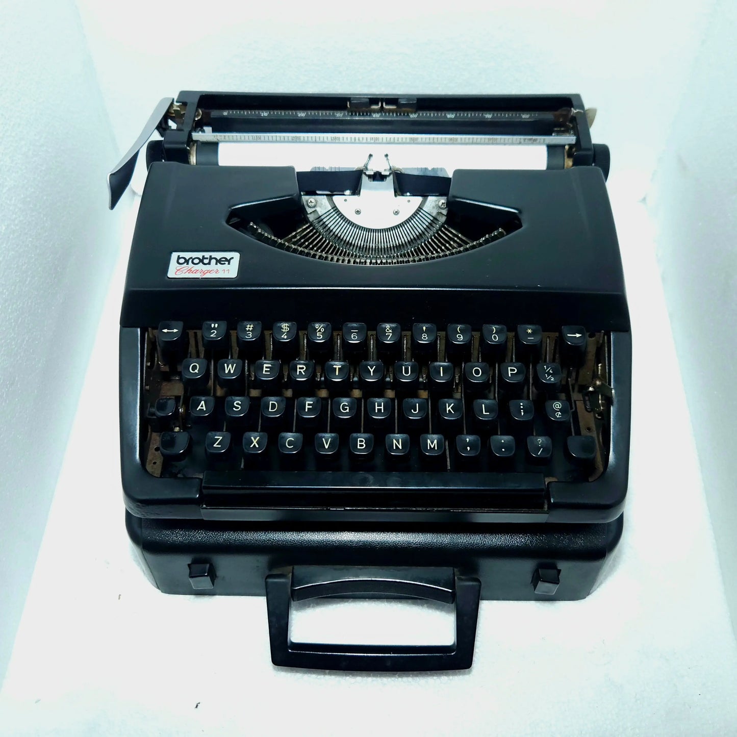 Black Badge Brother Typewriter 40% Discount - RR Typewriter Mart, Free Home Delivery