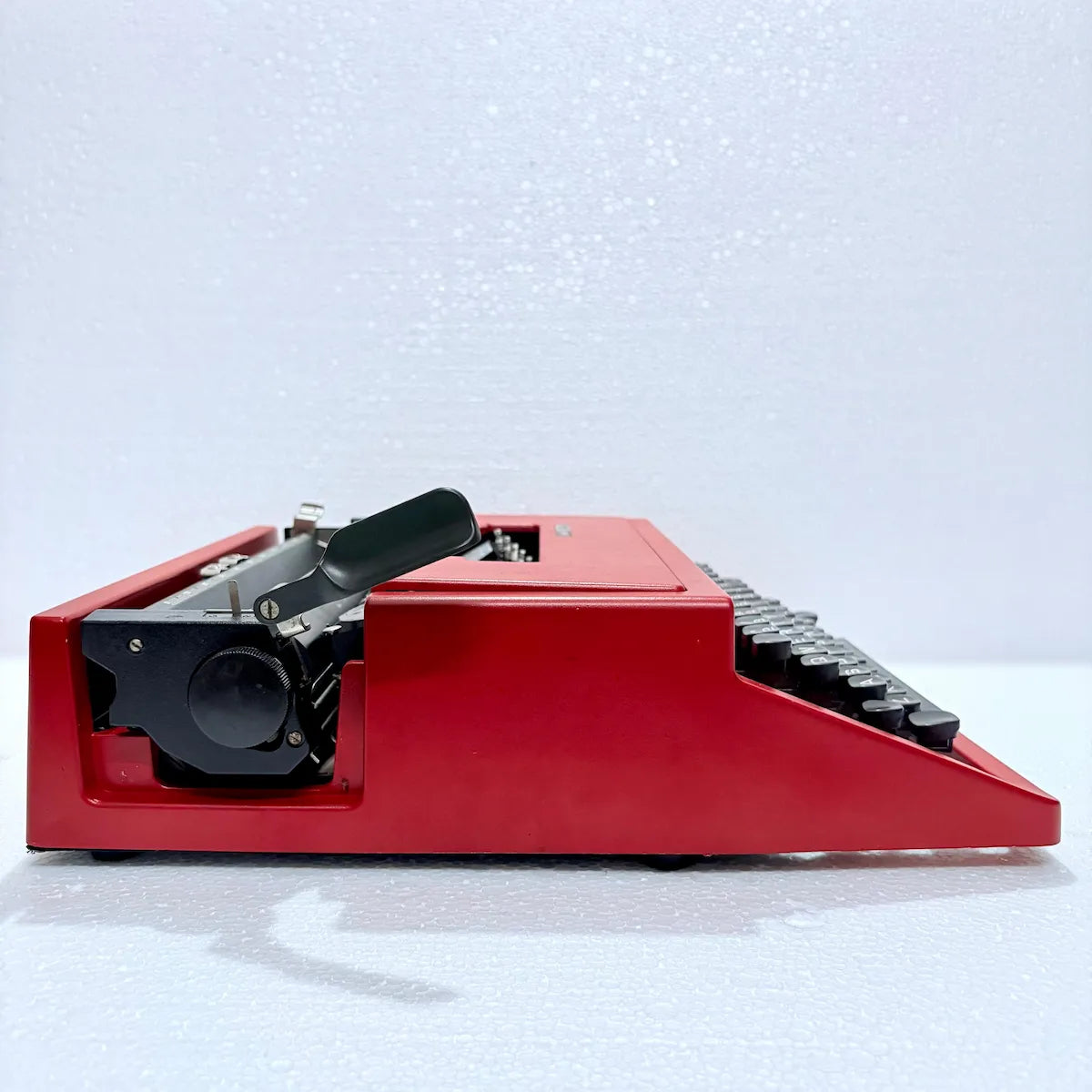 Olivetti Dora Carmine red typewriter for collectors, Italian manual writing machine, RR Typewriter Mart India