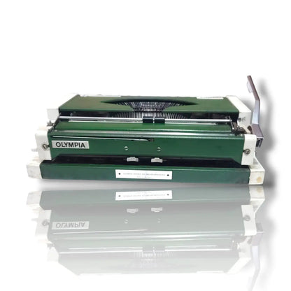 Olympia Traveller De Luxe Typewriter Green Edition
