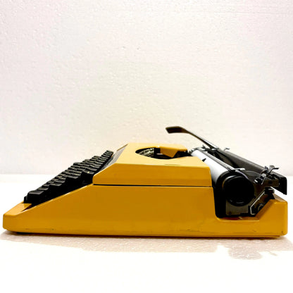 Brand New Silvereed Silverette Typewriter