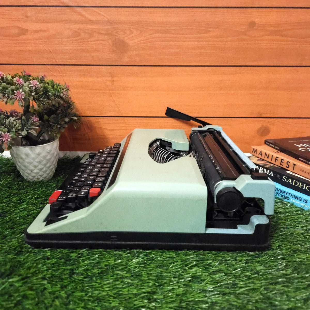 Rover 6000 De Luxe Typewriter
