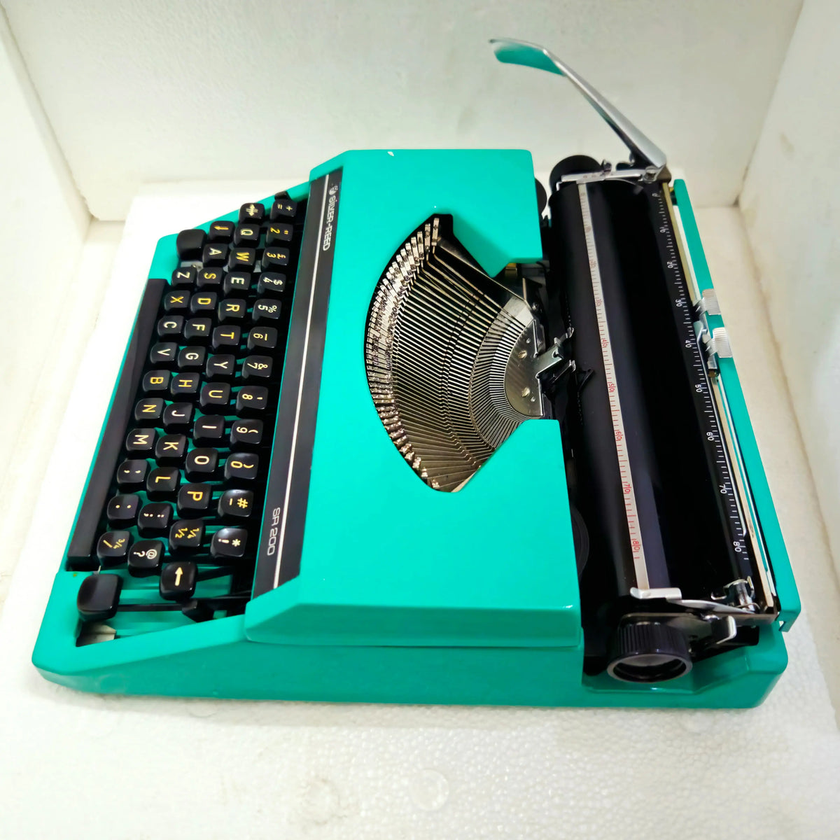 Silver Reed S R 200 Tropical Teal Typewriter
