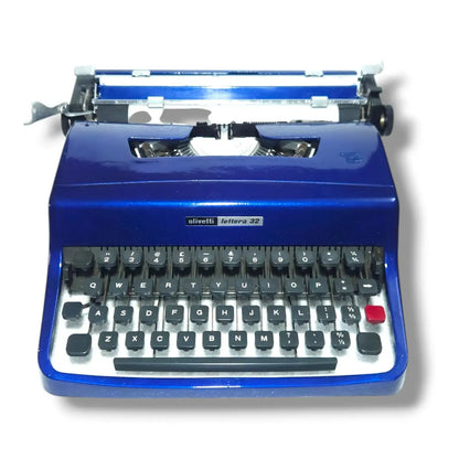 Olivetti Lettera 32 Lightening Blue Typewriter