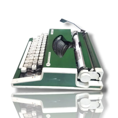 Olympia Traveller De Luxe Typewriter Green Edition
