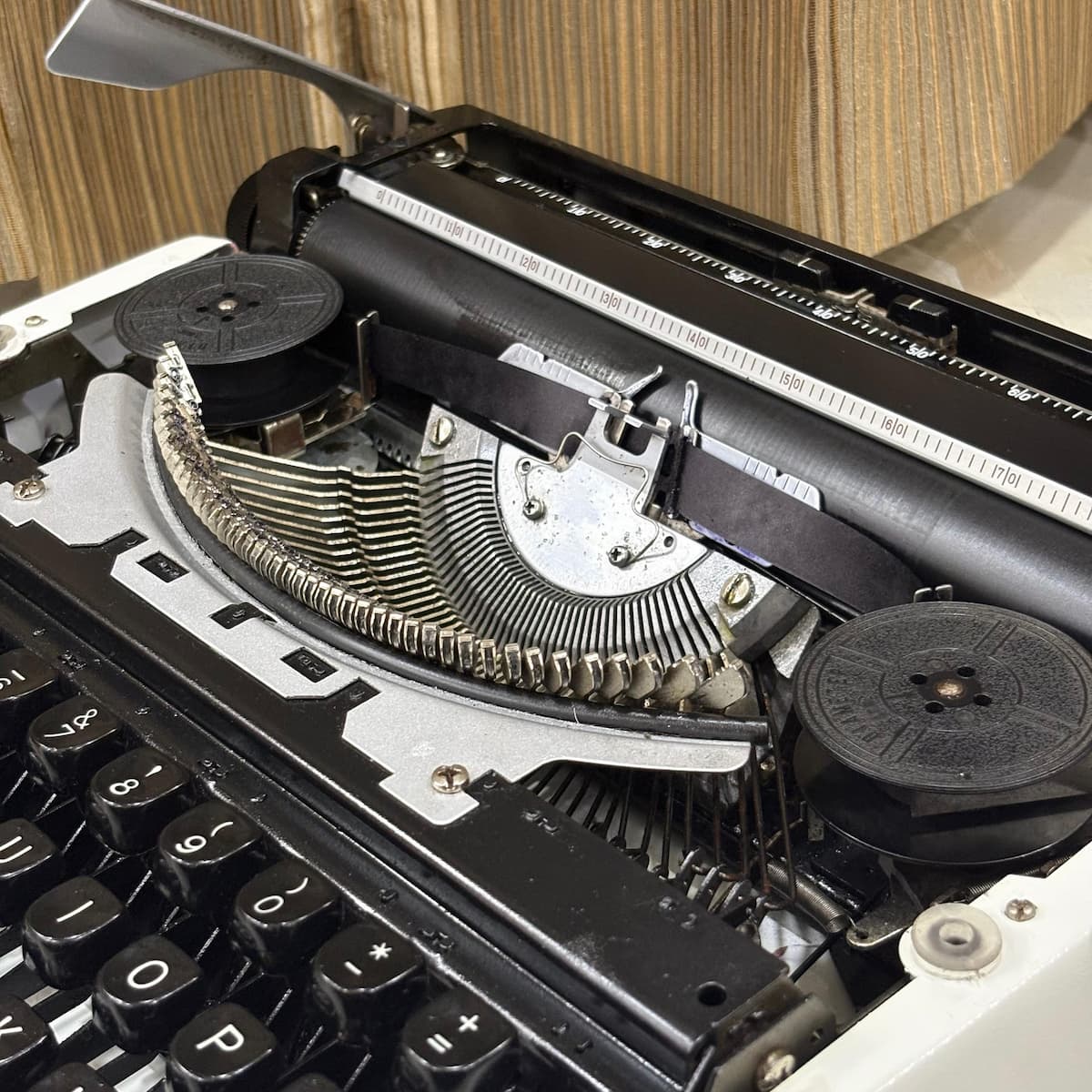 Pearl White Brother Deluxe 220 typewriter, classic portable mechanical typewriter with QWERTY keyboard from RR Typewriter Mart India