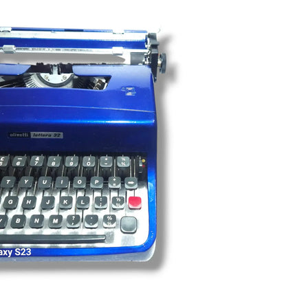 Olivetti Lettera 32 Lightening Blue Typewriter