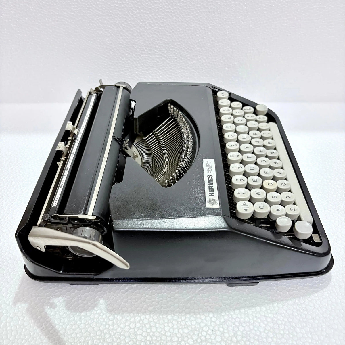 Black Hermes Baby manual typewriter with ivory keys, portable English writing machine, RR Typewriter Mart online