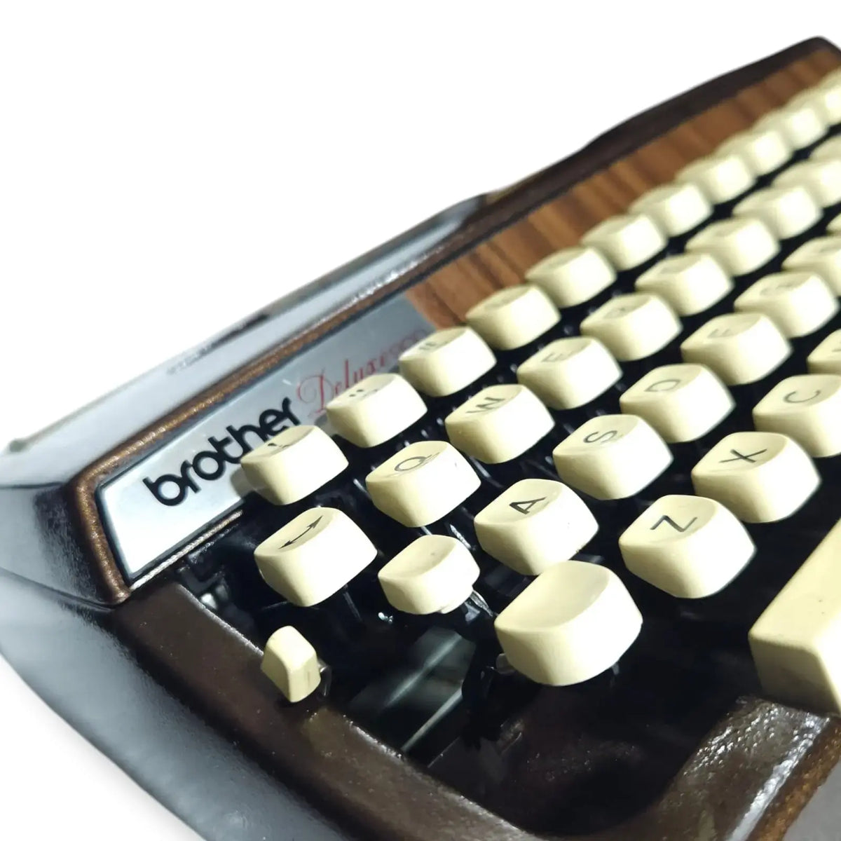 Brother Deluxe 900 Bronze Luxe Typewriter