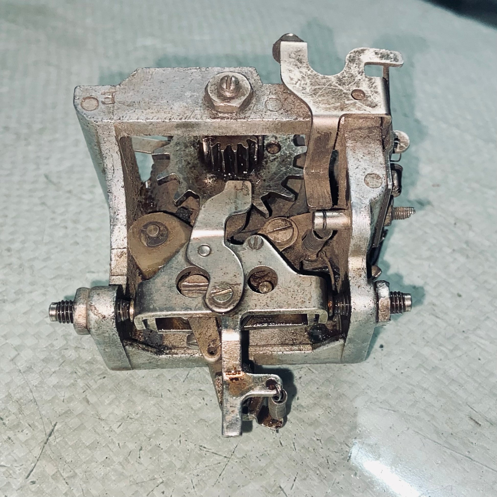 Rear view of Godrej Prima English Dog Block Assembly for typing machine spare parts and manual typewriter repair