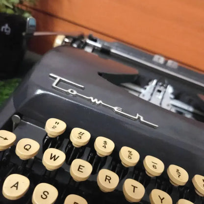 Buy Tower Sr Typewriter Online – Rare 1960 Sears Portable Typewriter Mint Condition