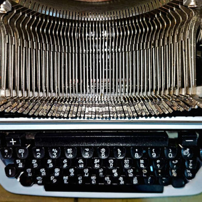 Internal view of Godrej Tamil Typing machine, Manual Tamil Typewriter from RR Typewriter Mart