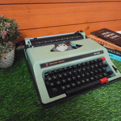 Buy typewriter online – rare Rover De Luxe typewriter with original case and smooth keys