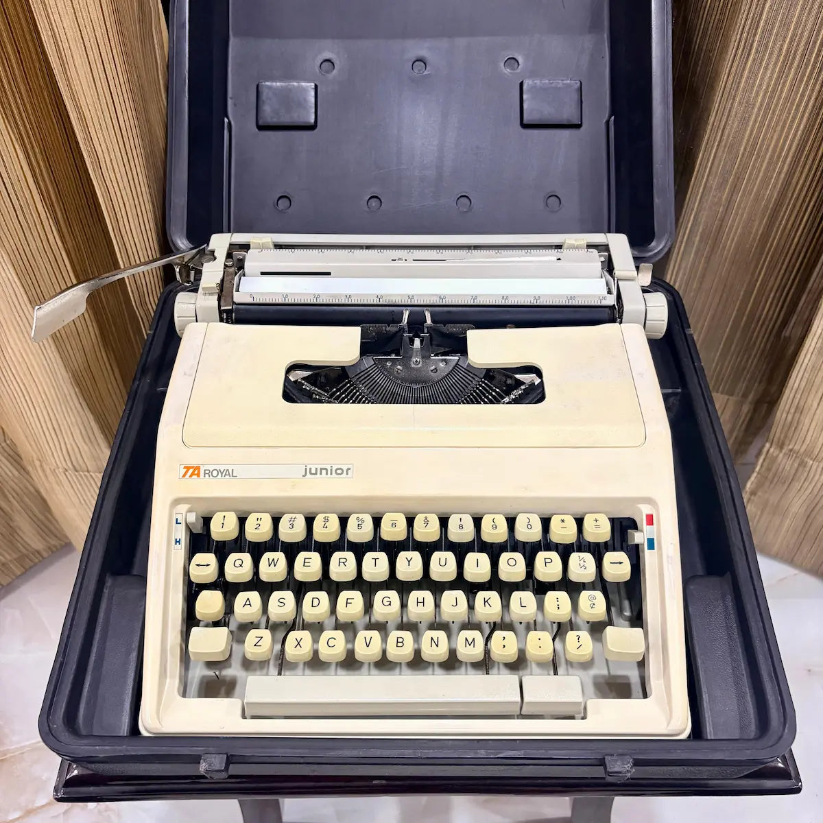 Royal Junior semi portable typewriter in hard case with English QWERTY keyboard, from RR Typewriter Mart.