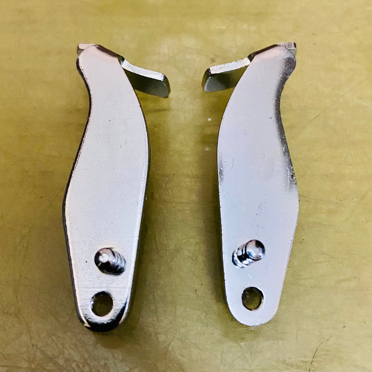 Remington paper bail rod bracket set spare parts for servicing – RR Typewriter Mart