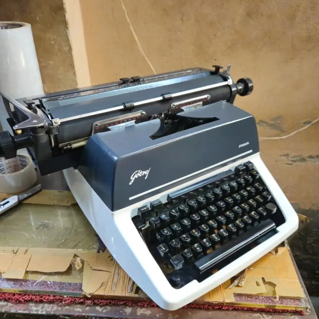 Godrej Hindi typing machine – Best typewriter seller RR Typewriter Mart