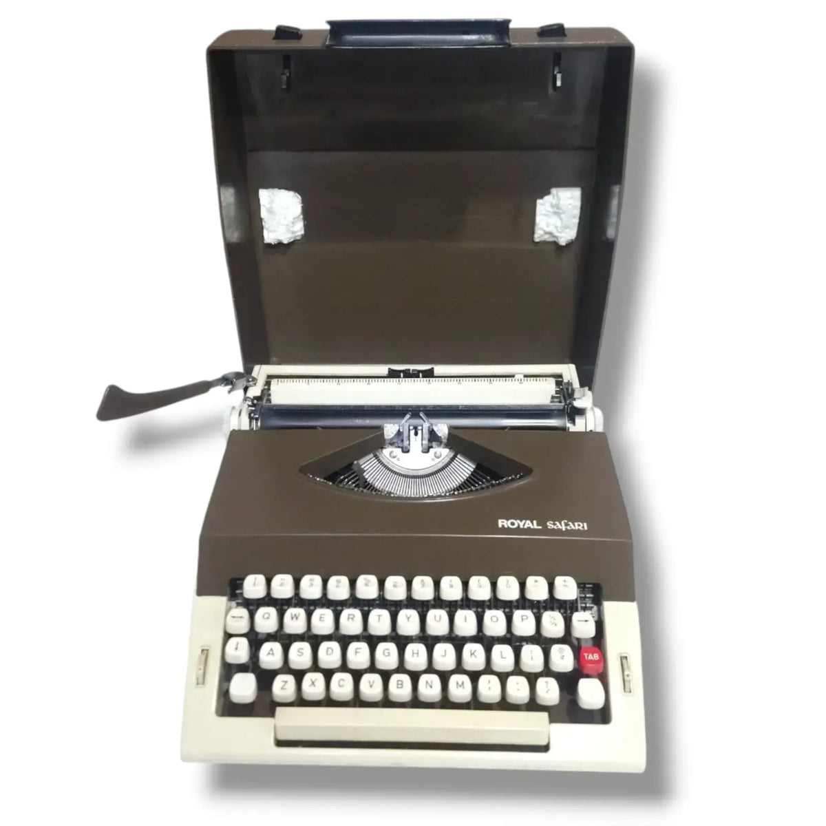 Royal Safari vintage typewriter for writers collectors and retro workspace enthusiasts