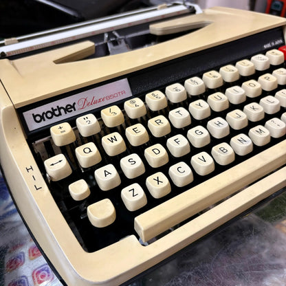 RR Typewriter Mart Brother 850TR Typewriter – Japanese-Made Portable Classic for Writers and Collectors