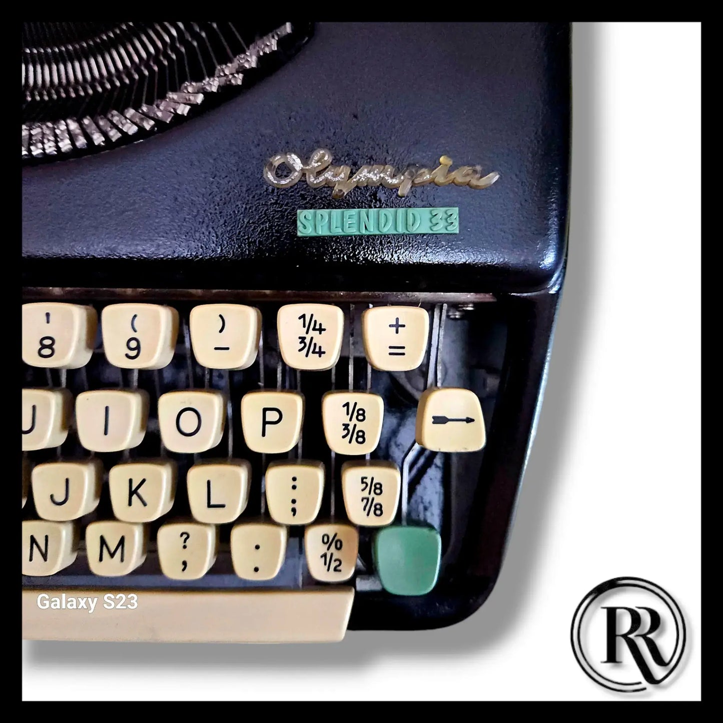 Olympia Splendid 33 close-up keys and logo, Buy Typewriter from trusted Typewriter Store at fair price