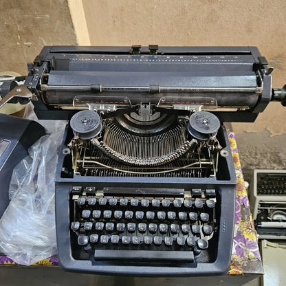 Heavy-duty steel body of Godrej Gujarati Typewriter for commercial use
