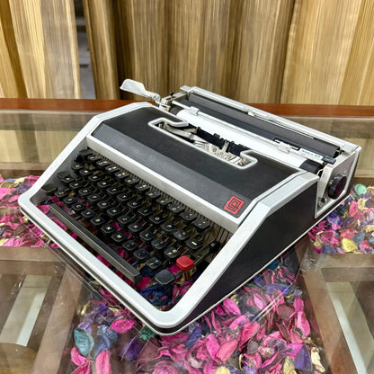 Olivetti Lettera 33 classic Italian portable typewriter for sale