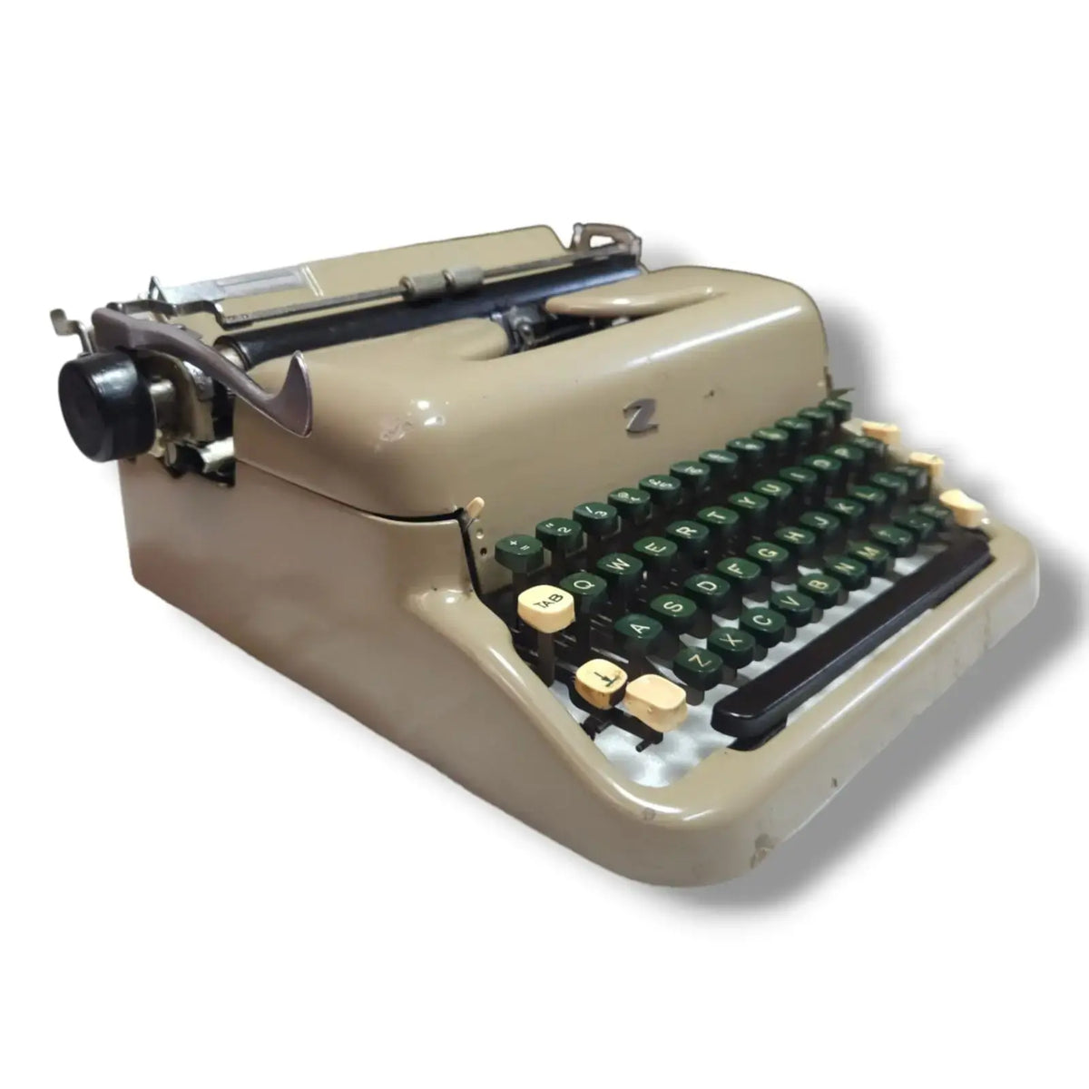 Angled view of Zeta typing machine, imported American typewriter at RR Typewriter Mart store