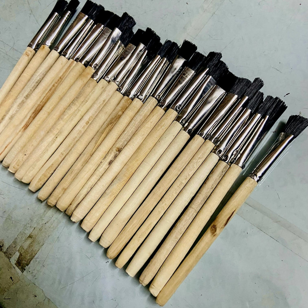 Bulk Typewriter cleaning brush set for mechanics and institutes, Buy Typewriter cleaning brush at RR Mart
