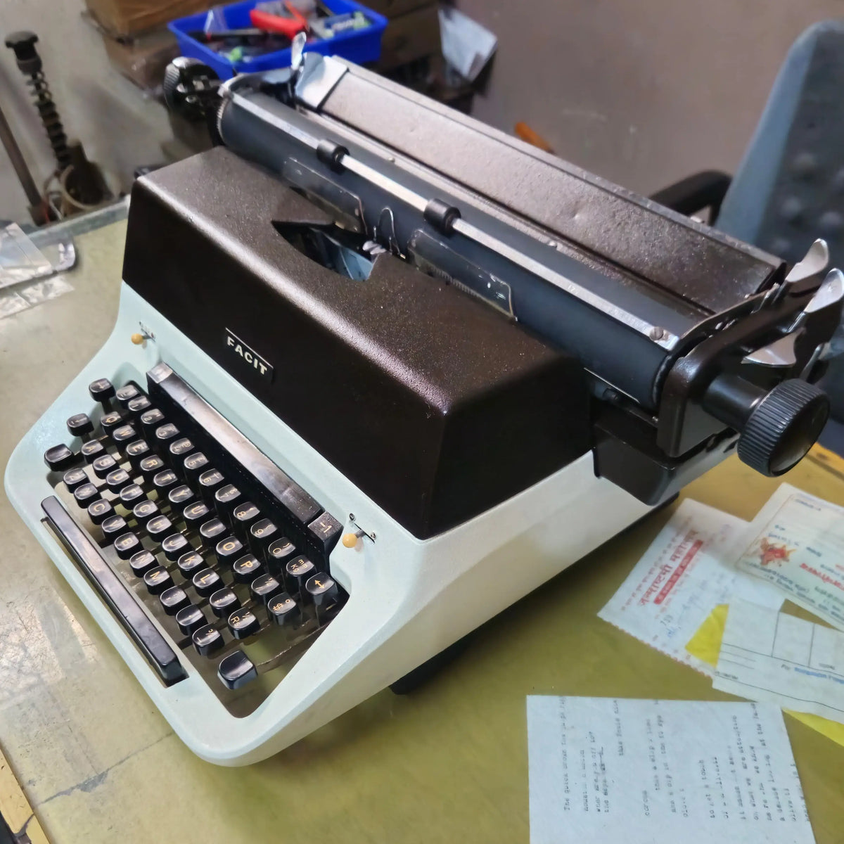 Facit 1720 typing machine angled view with full keyboard, buy English typewriter at RR Typewriter Mart