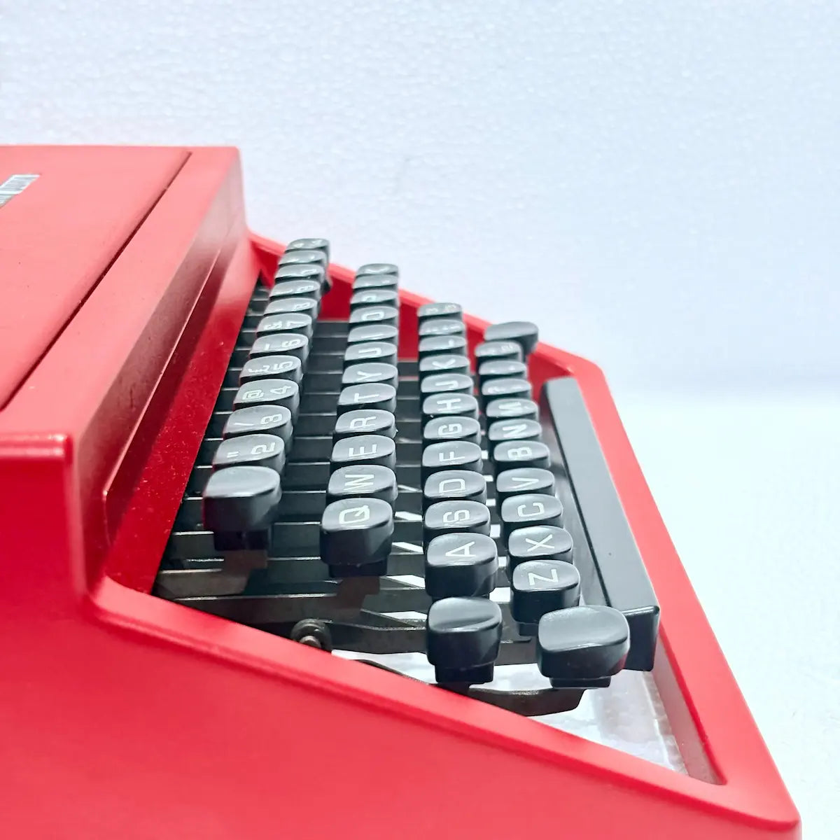 Buy vintage typewriter in India, Olivetti Dora Carmine red manual machine, RR Typewriter Mart online store
