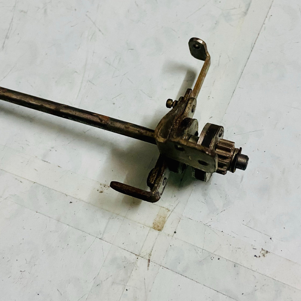 Original ribbon movement mechanism for Remington typing machines – RR Typewriter Mart