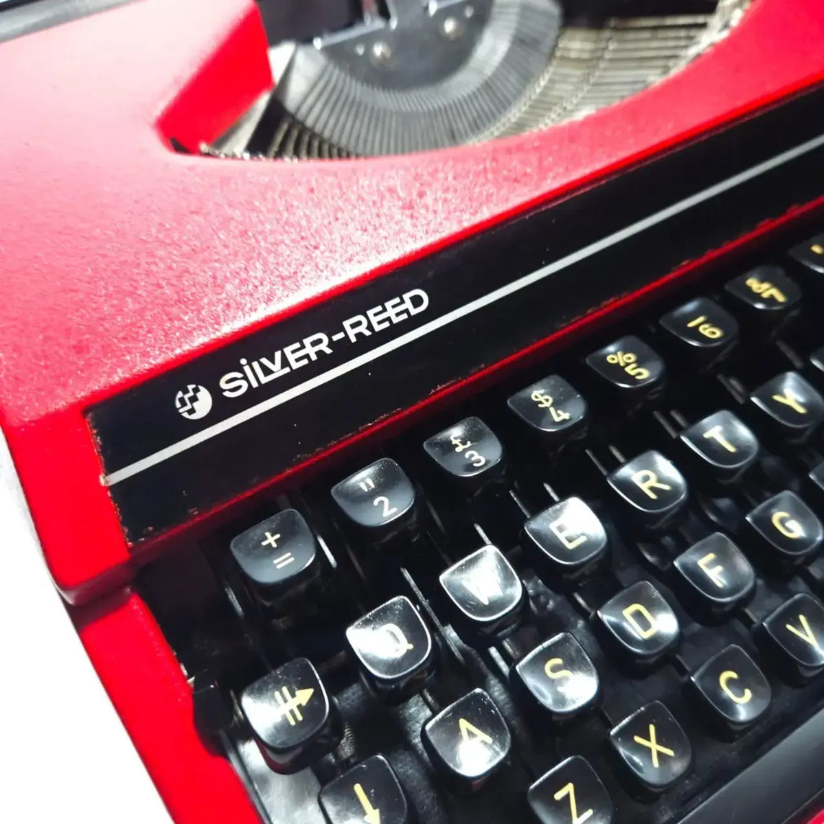 Close-Up of Silver Reed Typewriter Keys – Fully Functional & Restored | RR Typewriter Mart