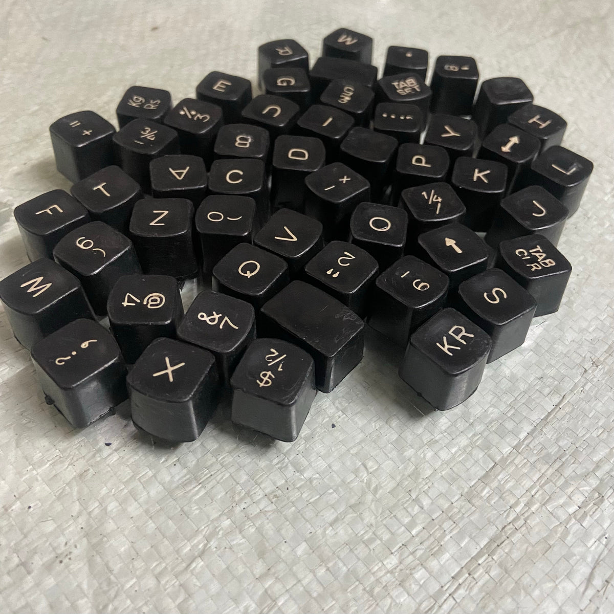 Remington typewriter keyboard keytop set for repair and servicing work – RR Typewriter Mart