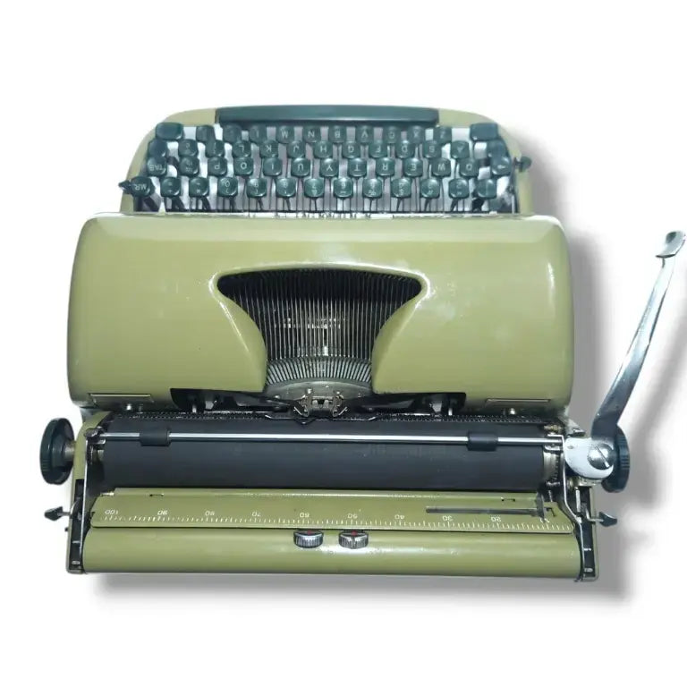 Classic Remington Typewriter | Vintage Style & Smooth Keystrokes | Free Delivery at RR Typewriter Mart