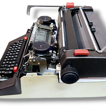 Side view of Facit 1740 Scholar English typing machine, Manual Facit Typewriter from typewriter shop
