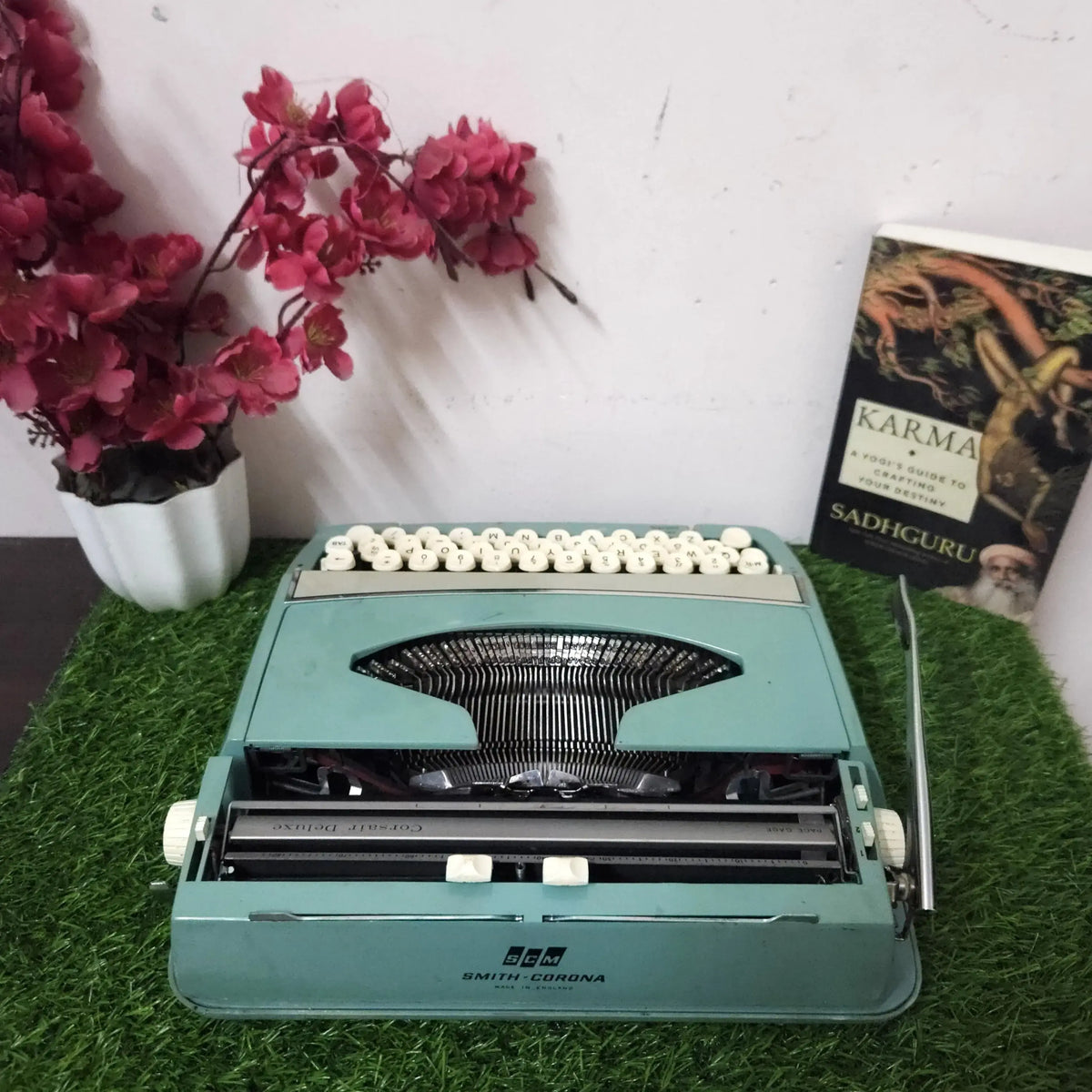 Portable Typewriter from England showing Smith Corona build quality, trusted typewriter seller RR Typewriter Mart
