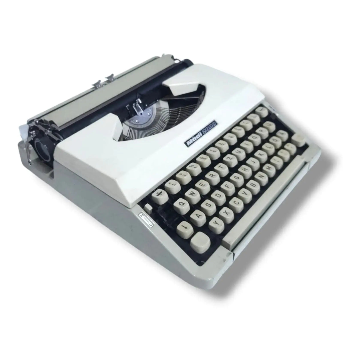 Vintage Madi 2000 typewriter showcasing its sleek German craftsmanship