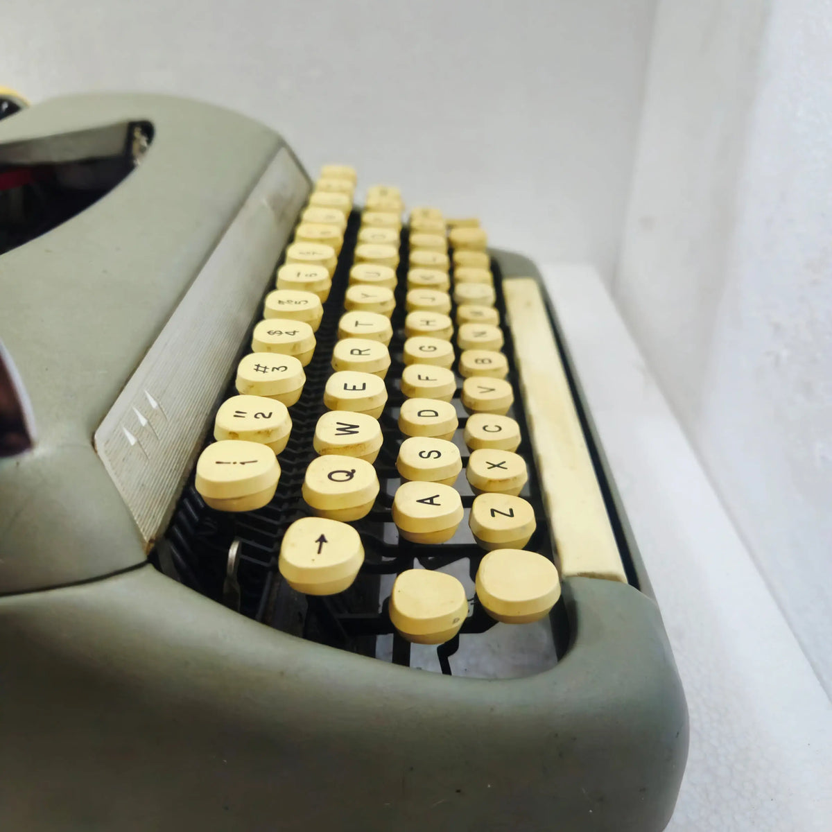 Buy Smith Corona typewriter online – best manual typing machine in India